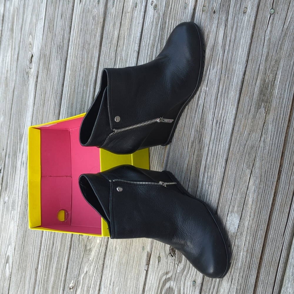 Kenneth Cole Reaction Y2k Storm Trooper Wedge‎ Booties